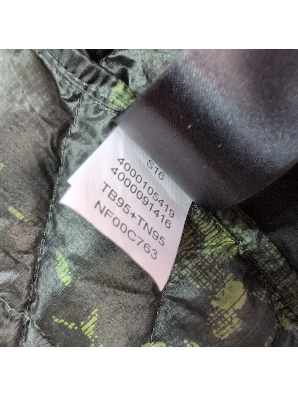 The North Face Camo ThermoBall Insulated Vest Men's Small Green Full Zip